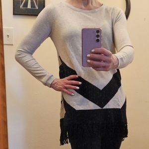 Avon oatmeal / black long, fringed, lightweight cotton sweater size S/M
